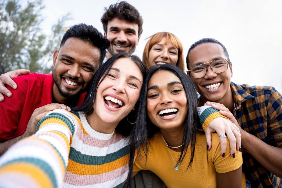 group-of-young-adults-in-recovery A group of young adults in recovery.