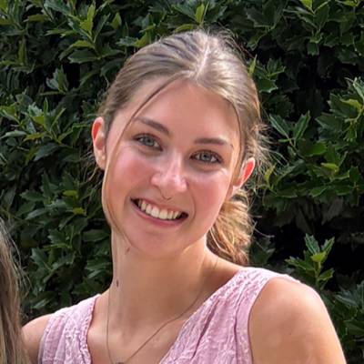Campbell Barnhill is currently the younger grop PHP Counselor at the Roswell Insight program, where she works with adolescents and young adults, helping them build meaningful recovery through connection, accountability, and the 12 steps.